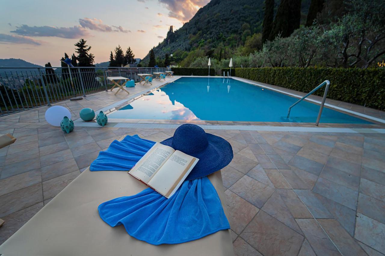 Sotto Il Cielo Di Toscana Appartamenti In Tenuta Only Adults No Pet Камайоре Екстериор снимка